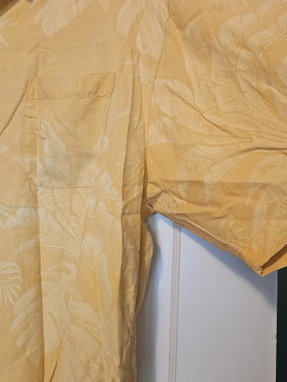 Tommy Bahama 100% Silk, Light Orange Tropical Button Down Shirt. - Picture 5 of 6